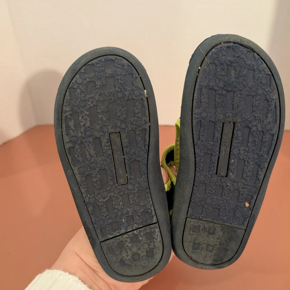 OshKosh B'gosh Toddler Boy Navy Shark Print Aquatic Water Shoes in Size 8